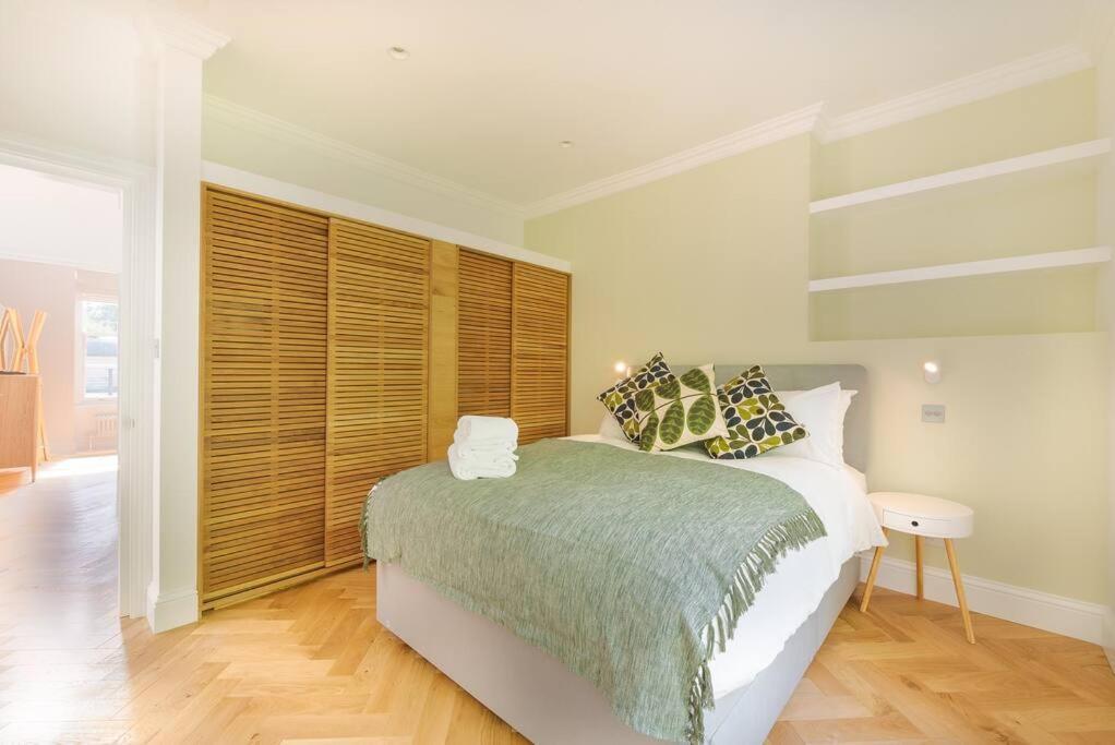 Stunning Two Bed Apartment Rh8 Londres Exterior foto